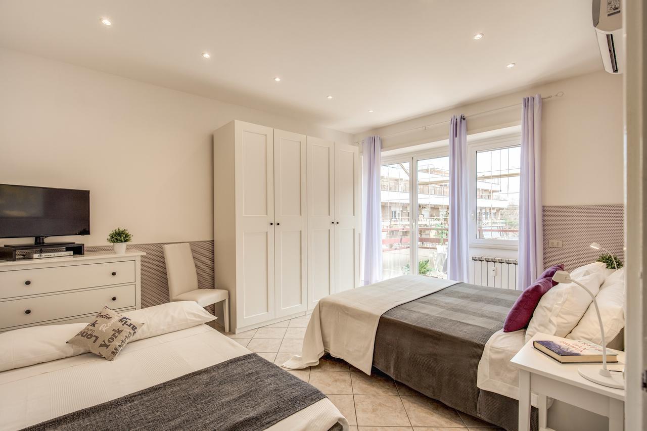 Rome4Guest Ostia Apartment Bagian luar foto