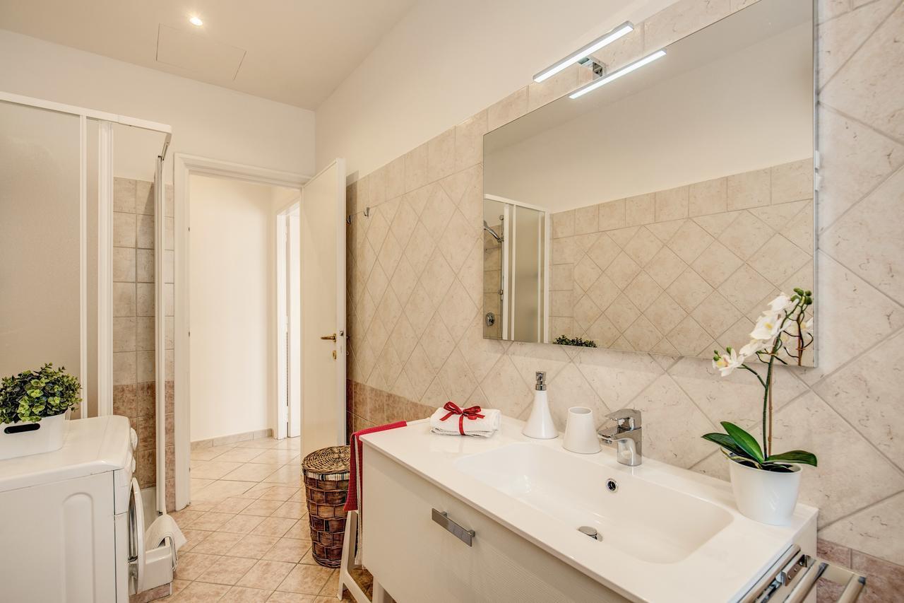 Rome4Guest Ostia Apartment Bagian luar foto