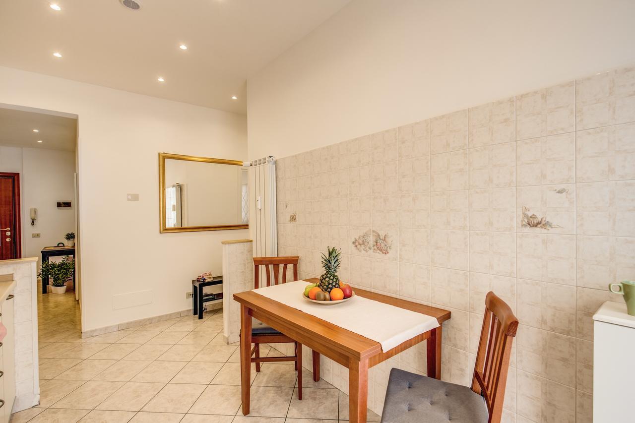 Rome4Guest Ostia Apartment Bagian luar foto