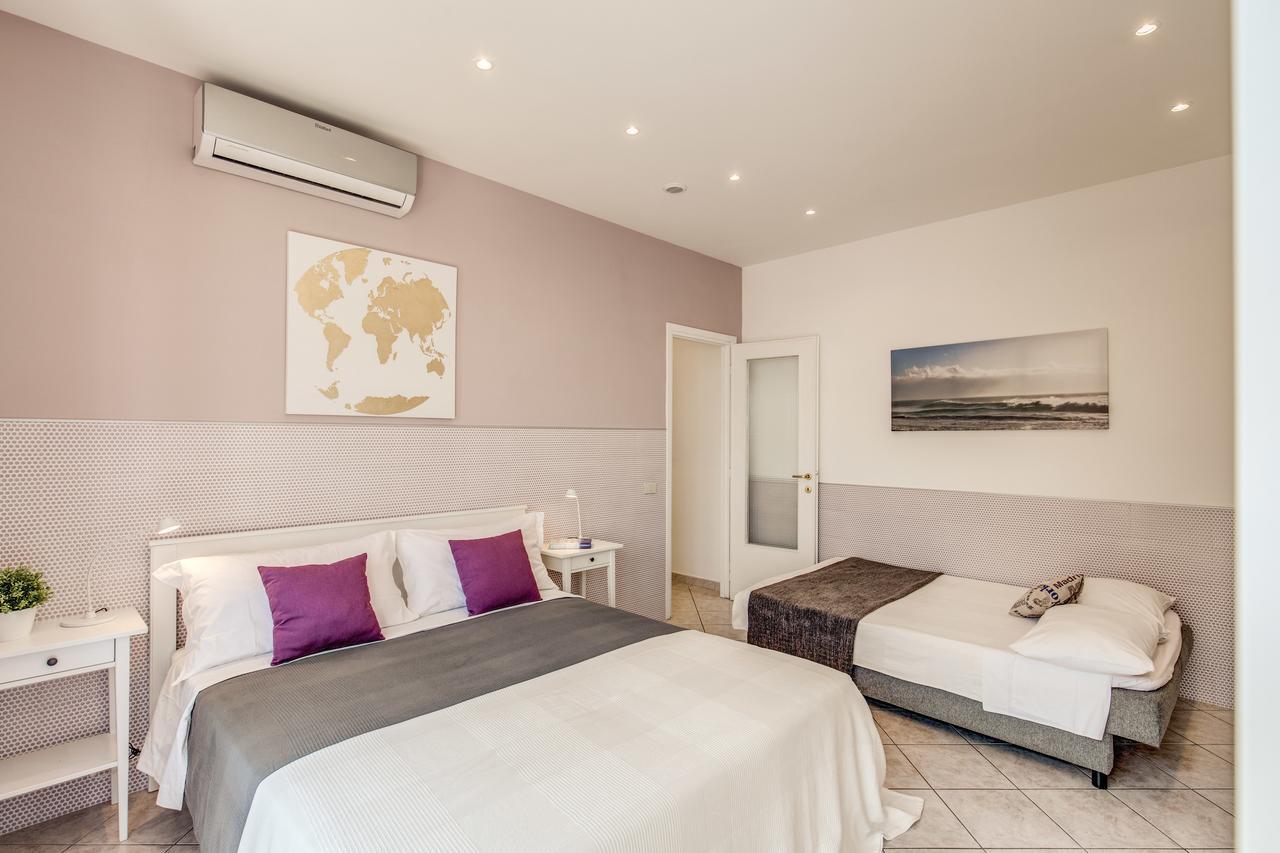 Rome4Guest Ostia Apartment Bagian luar foto